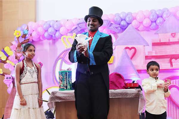 Magician For Birthday Party